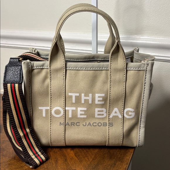 MARC JACOBS THE TOTE BAG- BEIGE COLORBLOCK - Picture 3 of 16